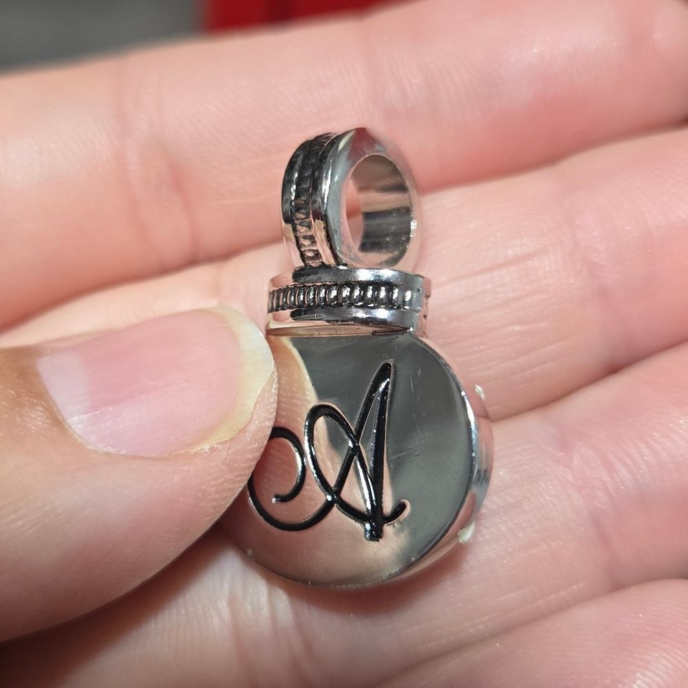 Ganz Letter A Pendant 1in Silver - Picture 4 of 8
